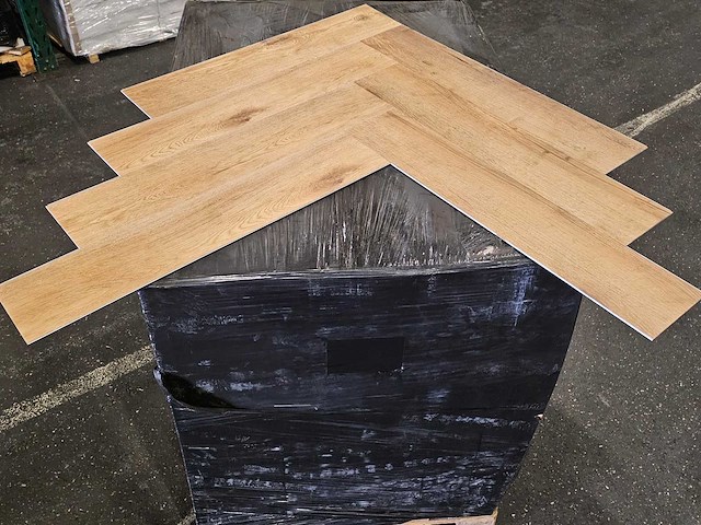 18 m2 pvc spc click visgraat - 750 x 150 x 6 mm - afbeelding 1 van  1