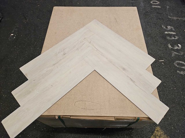 18 m2 pvc spc click visgraat - 750 x 150 x 6,5 mm - afbeelding 3 van  3