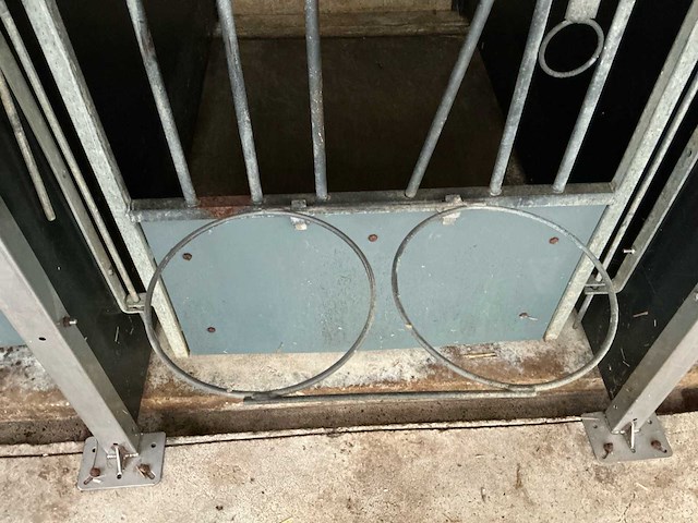 18 stuks kalverboxen – compleet systeem – met rvs en kunststof onderdelen - afbeelding 3 van  7