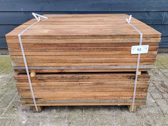 182 x guyana teak planken 25 x 140mm, lengte 65 cm - afbeelding 3 van  4