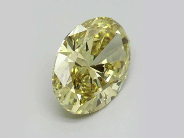 1,85 ct oval cut lichtgroene topaas – khaki groen - afbeelding 2 van  4