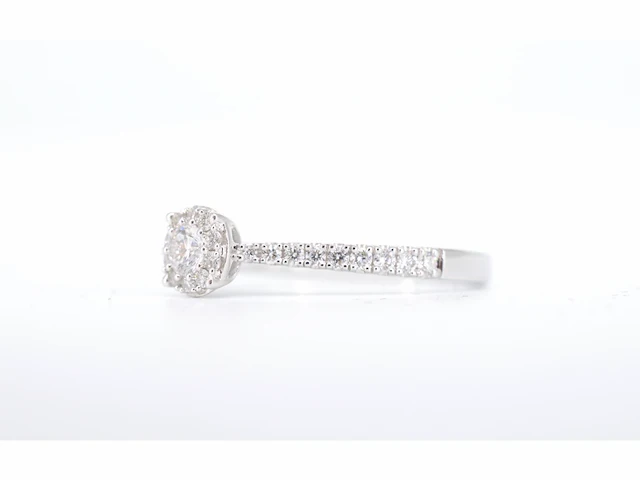 18k witgouden entourage ring, diamanten 0.80 ct - afbeelding 4 van  6