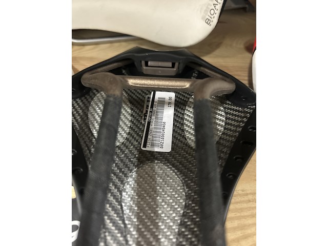 18x fietsonderdelen en accessoires w.o. racefietszadels w.o. prologo, fizik - afbeelding 8 van  10