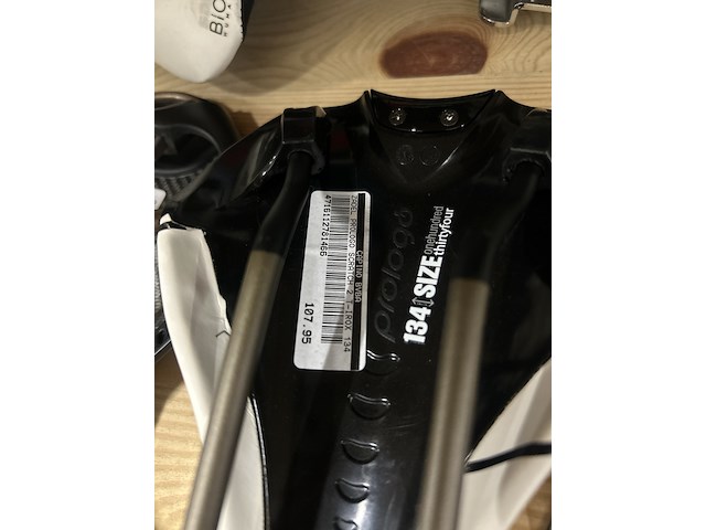 18x fietsonderdelen en accessoires w.o. racefietszadels w.o. prologo, fizik - afbeelding 9 van  10
