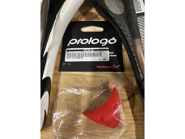 18x fietsonderdelen en accessoires w.o. racefietszadels w.o. prologo, fizik - afbeelding 10 van  10