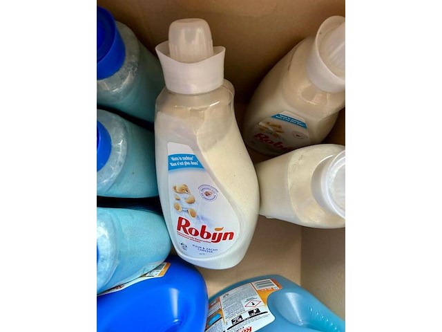 18x wasmiddel color 3 ltr en 6x wasverzachter 0,75 ltr robijn - afbeelding 4 van  6