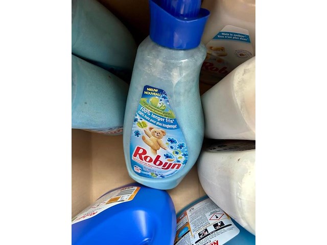 18x wasmiddel color 3 ltr en 6x wasverzachter 0,75 ltr robijn - afbeelding 5 van  6