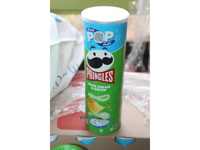 19 dozen pringles sour cream & onion. 19 x 19 bussen. tht 7-25. - afbeelding 2 van  3