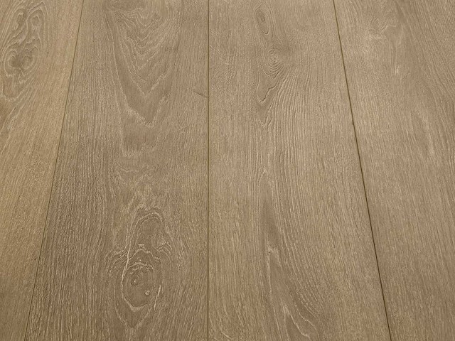 19 m2 laminaat plank - 1285 x 192 x 8 mm - afbeelding 1 van  2