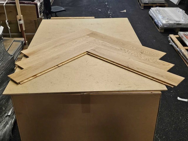 19 m2 parket eiken visgraat - 660 x 110 x 14 mm - afbeelding 3 van  3