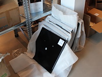 19 metalen vloerplaten t.b.v. laadpaal. afmeting 46 x 46 cm. - afbeelding 1 van  2