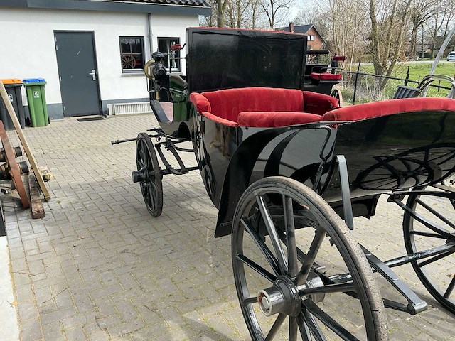 1900 koets - afbeelding 2 van  9