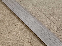 192 meter plakplinten 2400 x 25 x 5 mm - afbeelding 1 van  3