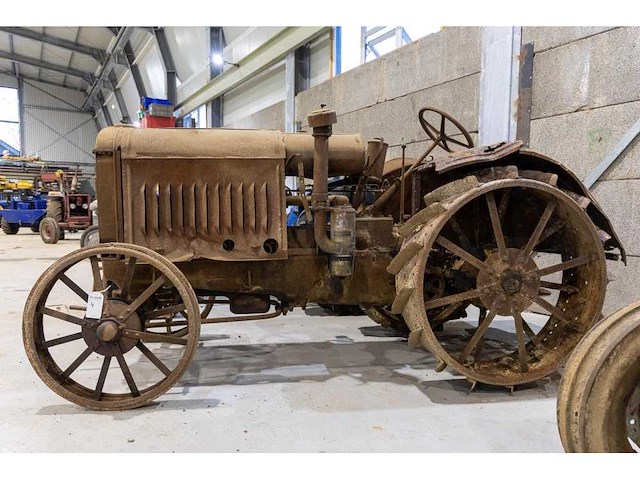 1922 deering oldtimer tractor - afbeelding 1 van  10