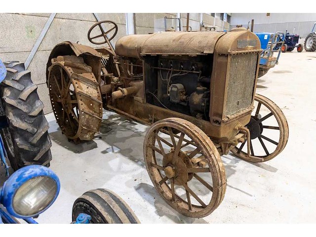 1922 deering oldtimer tractor - afbeelding 6 van  10