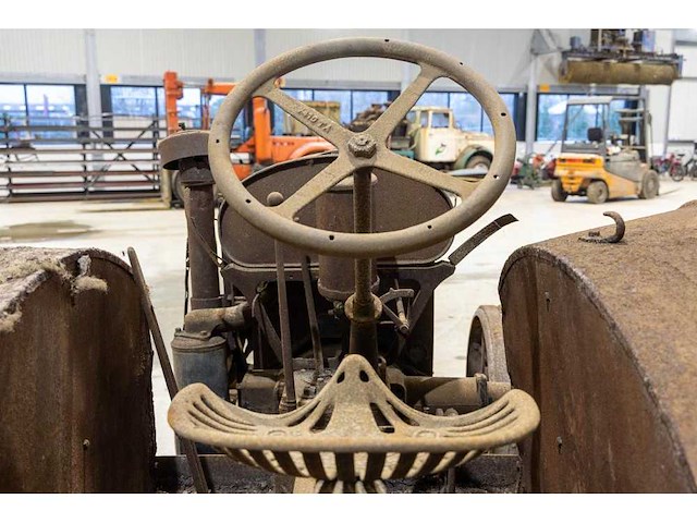 1922 deering oldtimer tractor - afbeelding 8 van  10