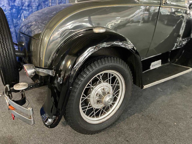 1930 ford a coupe a oldtimer - afbeelding 13 van  17