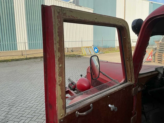1937 volvo lv 84 t historische brandweerwagen västerfärnebo brandkår - afbeelding 41 van  61