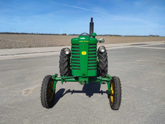 1943 john deere m oldtimer tractor - afbeelding 9 van  16