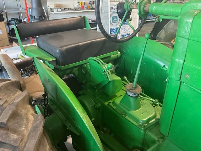 1943 john deere m oldtimer tractor - afbeelding 9 van  15