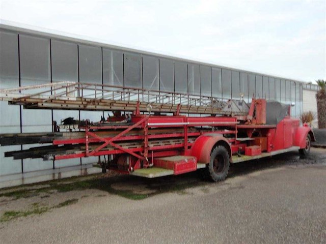 1946 american lafrance ladder truck | vintage fire engine - afbeelding 4 van  17