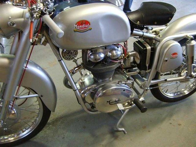 1950s mondial lusso sport 200cc | italian classic motorcycle - afbeelding 6 van  22