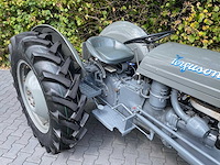 1951 ferguson te20 oldtimer tractor - afbeelding 1 van  27