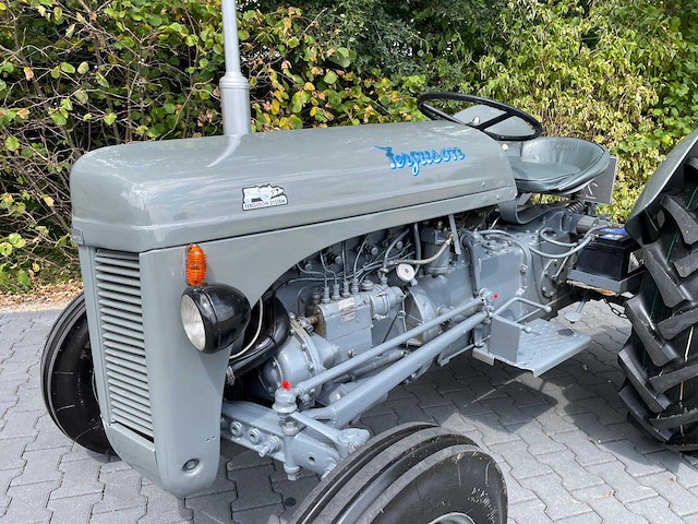 1951 ferguson te20 oldtimer tractor - afbeelding 12 van  27