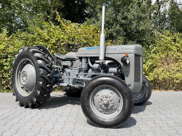 1951 ferguson te20 oldtimer tractor - afbeelding 15 van  27