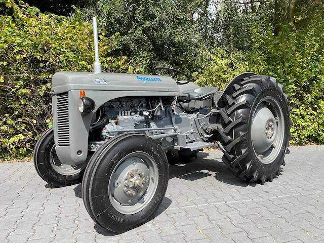 1951 ferguson te20 oldtimer tractor - afbeelding 1 van  37