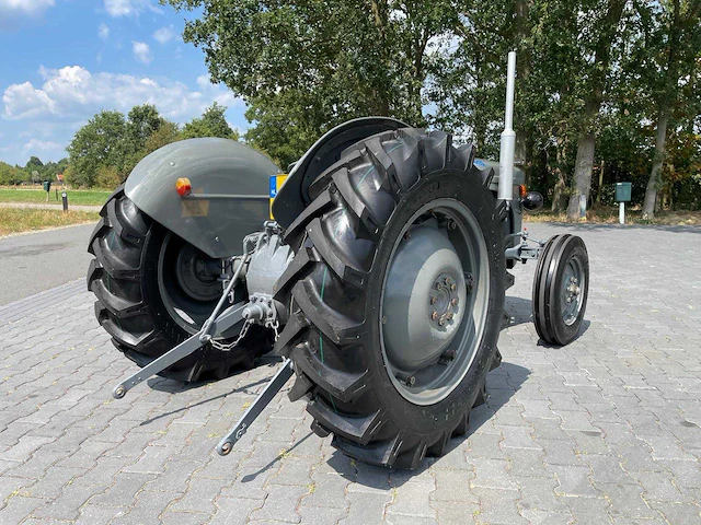 1951 ferguson te20 oldtimer tractor - afbeelding 23 van  37