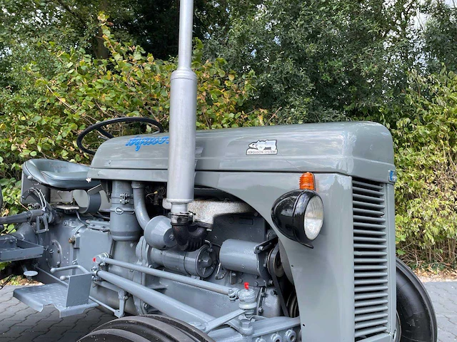 1951 ferguson te20 oldtimer tractor - afbeelding 18 van  37