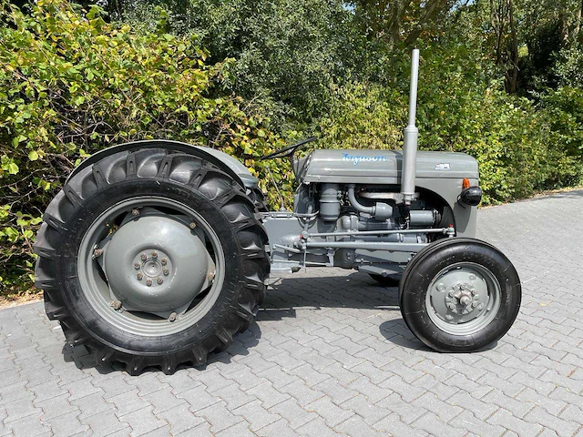 1951 ferguson te20 oldtimer tractor - afbeelding 13 van  37