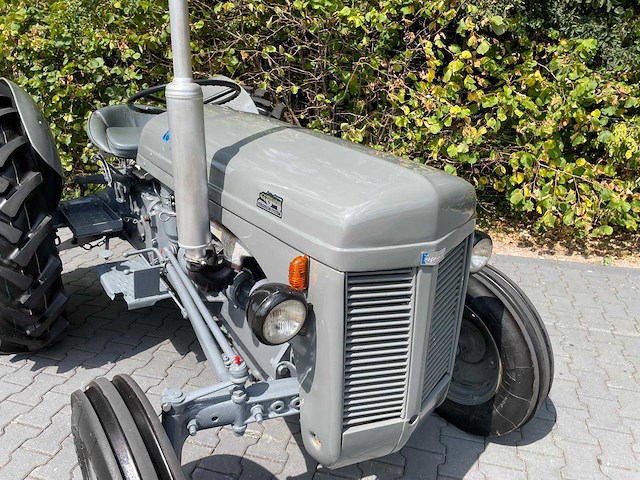 1951 ferguson te20 oldtimer tractor - afbeelding 8 van  9