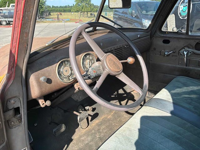 1952 chevrolet 3100 pick-up personenauto - afbeelding 25 van  40