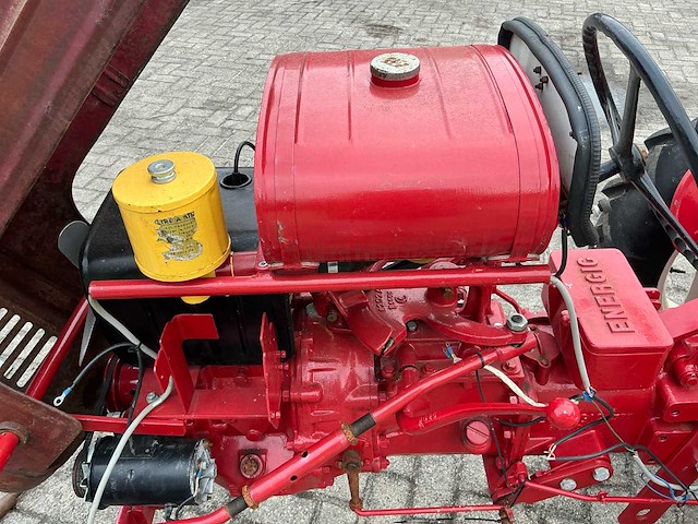1952 energic 511 oldtimer tractor - afbeelding 19 van  25