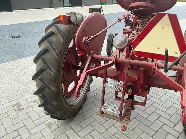 1952 farmall super fc oldtimer tractor - afbeelding 23 van  38