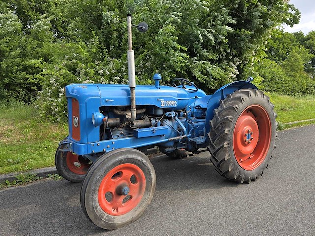 1952 fordson oldtimer tractor - afbeelding 9 van  16