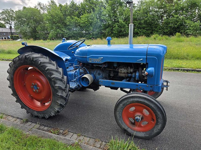1952 fordson oldtimer tractor - afbeelding 11 van  16
