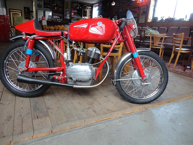 1953 benelli leoncino 125cc | italian classic motorcycle - afbeelding 16 van  16
