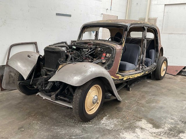 1953 citroën 11b 11b oldtimer restauratie auto - afbeelding 1 van  17