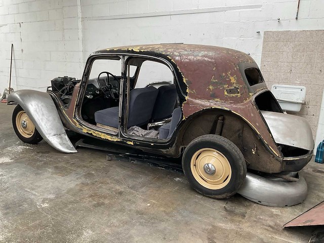 1953 citroën 11b 11b oldtimer restauratie auto - afbeelding 10 van  17