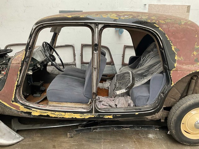 1953 citroën 11b 11b oldtimer restauratie auto - afbeelding 16 van  17