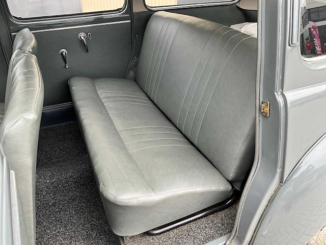 1953 peugeot 203 u6 commercial oldtimer - afbeelding 21 van  37