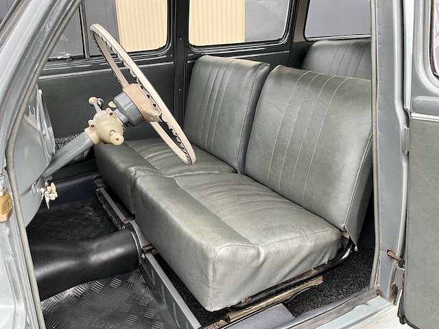 1953 peugeot 203 u6 commercial oldtimer - afbeelding 2 van  33
