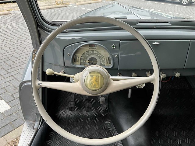 1953 peugeot 203 u6 commercial oldtimer - afbeelding 4 van  33