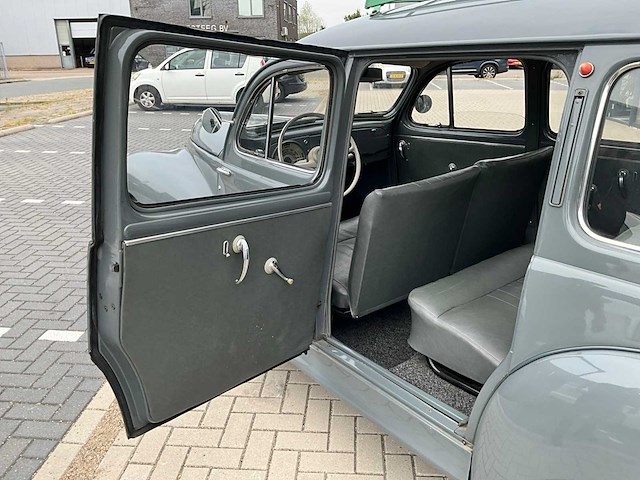 1953 peugeot 203 u6 commercial oldtimer - afbeelding 12 van  33