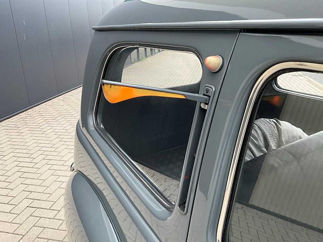 1953 peugeot 203 u6 commercial oldtimer - afbeelding 19 van  33