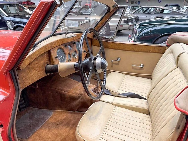 1954 jaguar xk120 dhc | british classic sports car - afbeelding 13 van  44
