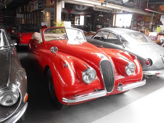 1954 jaguar xk120 dhc | british classic sports car - afbeelding 21 van  44